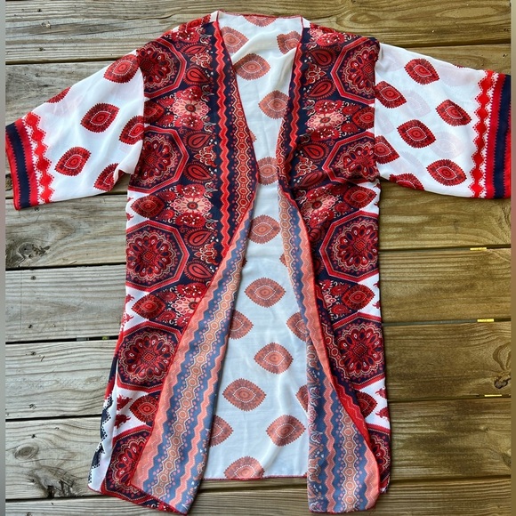 Women’s fashion red /white kimono - Picture 2 of 10
